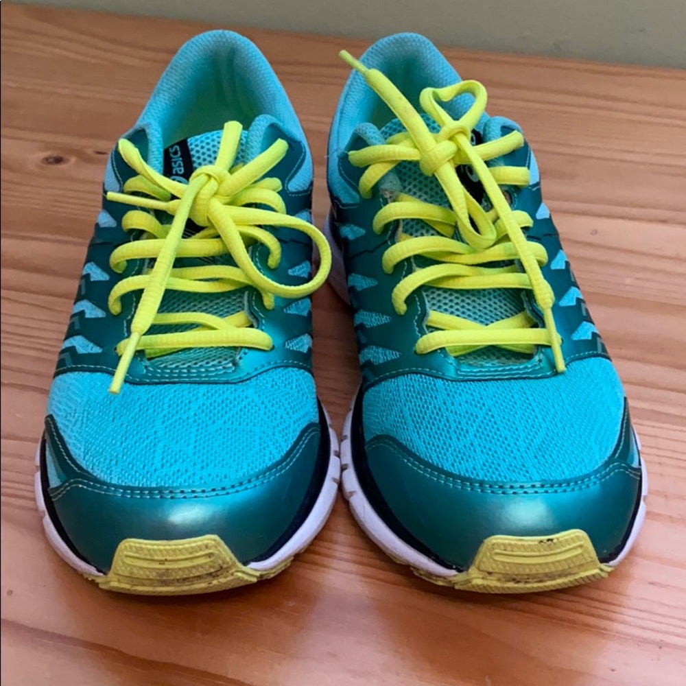 Women’s size 7 ASICS - Picture 2 of 6